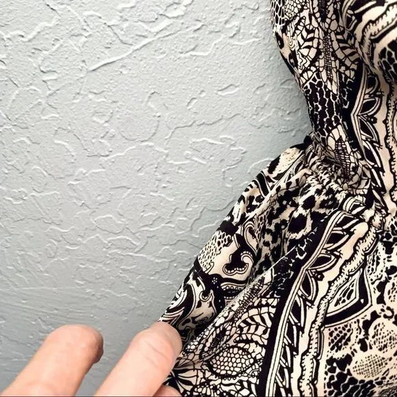 ANGL Black & Cream Abstract Pribt Surplice Short Romper Size Small - Picture 6 of 15